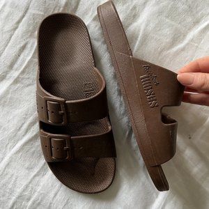 Freedom Mosses Sandals Slides Brown